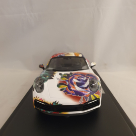 Porsche 911 992 Carrera 4S Coupé design Fleurs 2019 1/18 Minichamps 155067329
