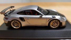 Porsche 911 (991.2) GT2 RS Weissach package - GT Zilvergrijs