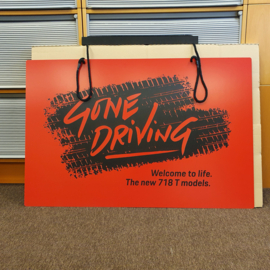 Porsche 718 T Showroom-Schild - Gone Driving