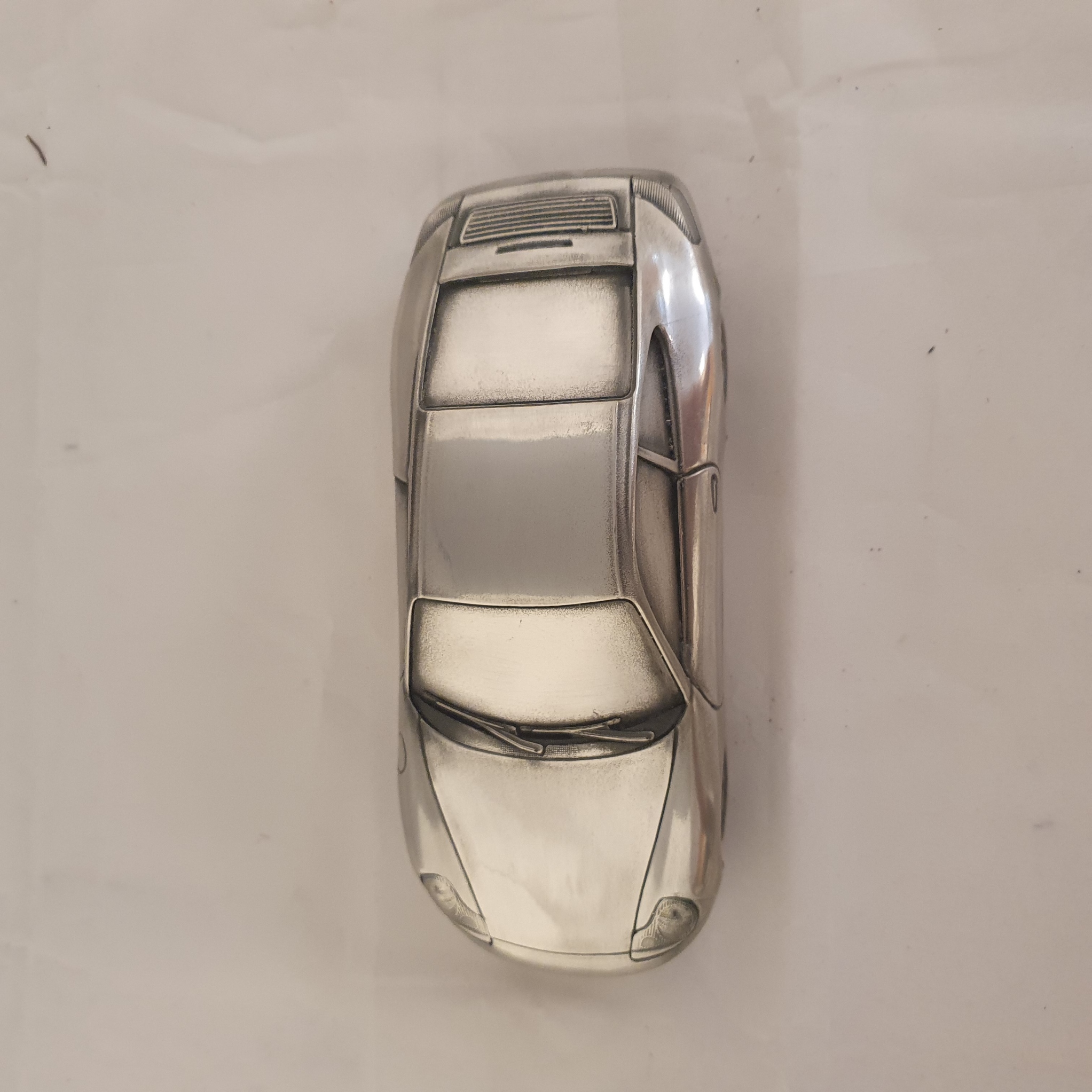 Porsche 911 996 Carrera 1:24 - Presse-papier en étain argent