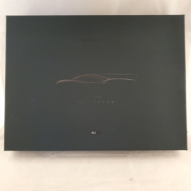 Porsche Box 919 Hattrick Le Mans Limited Edition 1/43 WAP0929190J