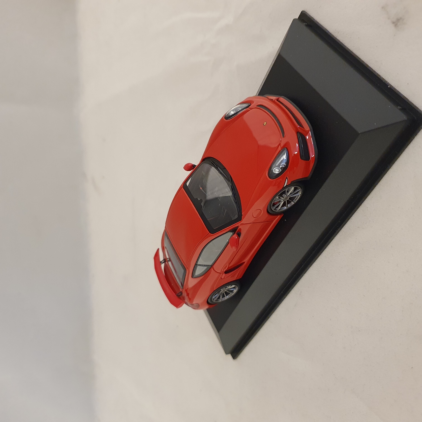 Porsche Cayman GT4 Guards Red Minichamps - CA04316069