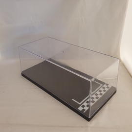 Vitrine met Pole-Position en Start / finish print 1/18 Triple9