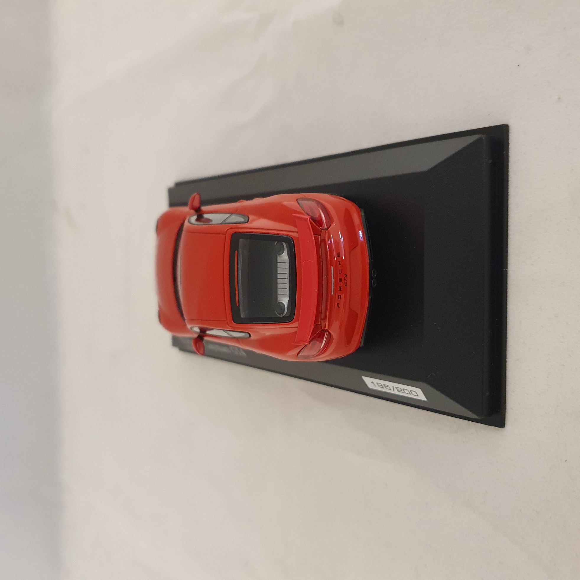 Porsche Cayman GT4 Guards Red Minichamps - CA04316069