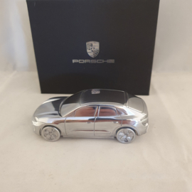 Porsche Macan EV 2025 Generation 4 - Paperweight