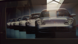 Porsche 911 generaties kunstwerk ingelijst met verlichting