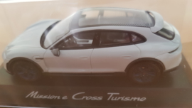 Porsche Mission E Cross Turismo 2018 - Light Grey Metallic