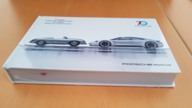 Porsche Museum boek "70 years jubileum" Limited Edition Mittarbeiter