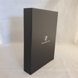 Porsche 356 numéro 1 1948 1/43 à construire soi même sous forme de livre