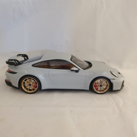 Porsche 911 992 GT3 2021 Gris Craie/Jantes Dorées 1/18 Minichamps 117069001