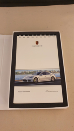 Porsche Panamera 2013 - Presse informationen mit Stift und USB stick