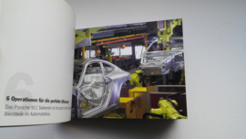 Porsche 60 jaar jubileum boekje - Porsche tickt anders Seit 60 Jahren