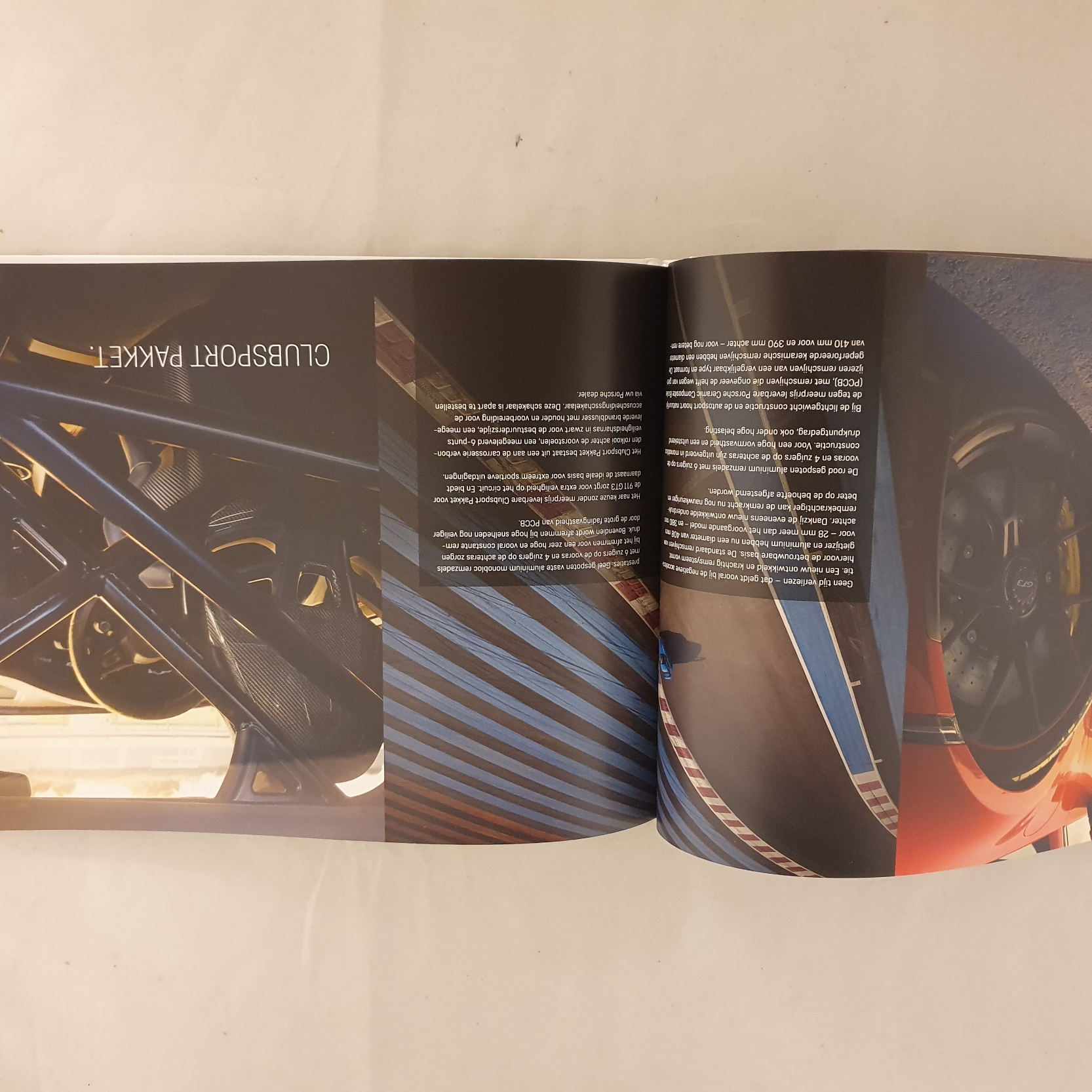 Porsche 911 992 GT3 Brochure 2022- NL