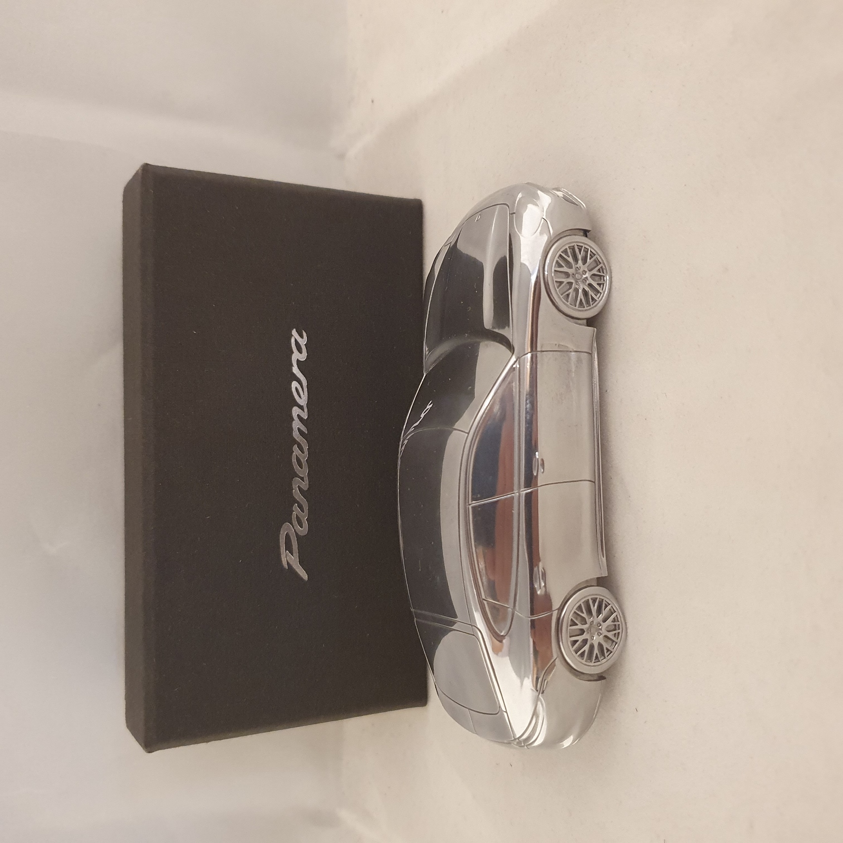 Porsche Panamera GII 2016 - Presse Papier