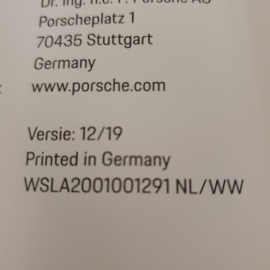 Porsche Macan GTS hardcover brochure 2020 WSLA2001001291