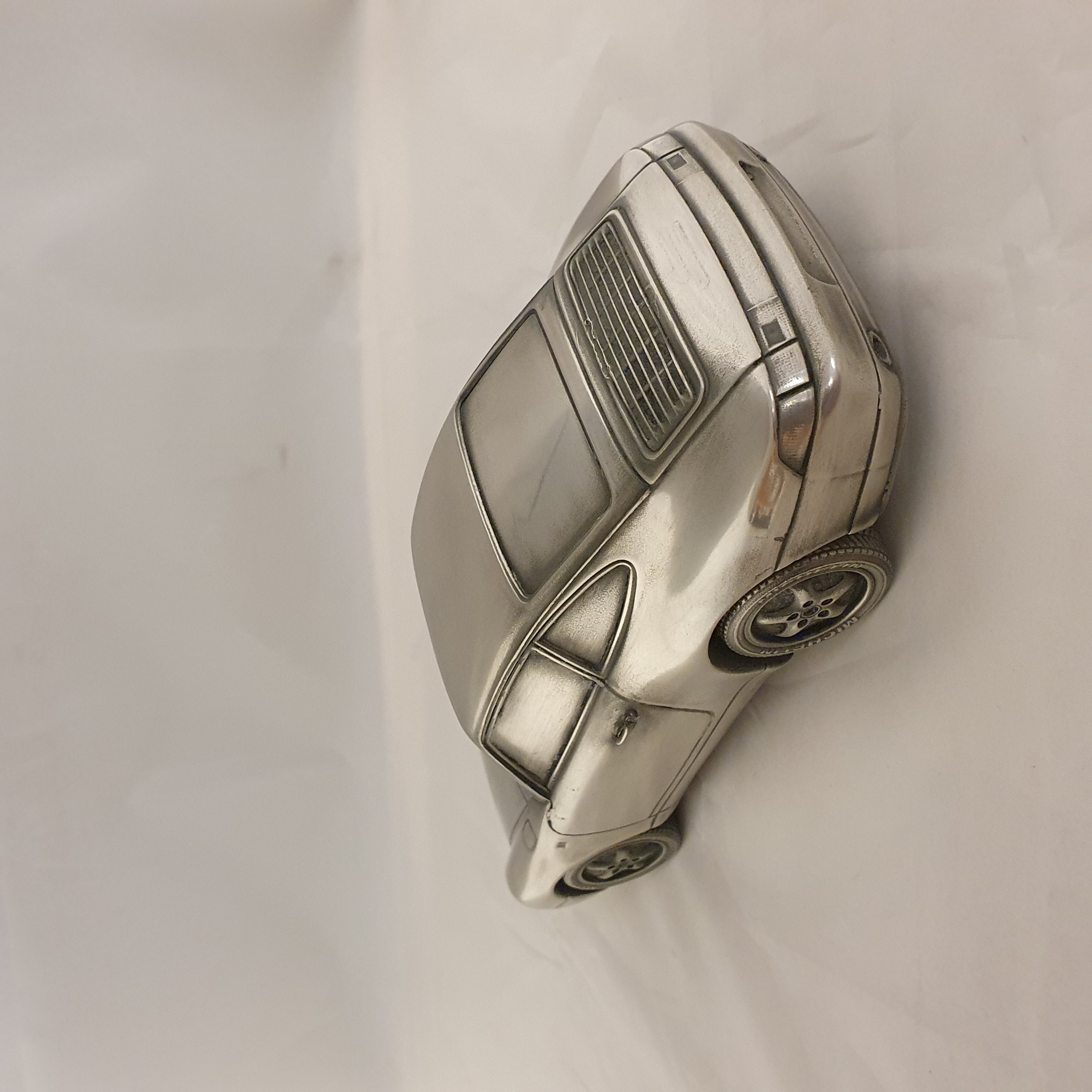Porsche 911 993 Carrera 1:18 - Silver tin paperweight