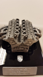 Porsche Carrera GT motor Skulptur