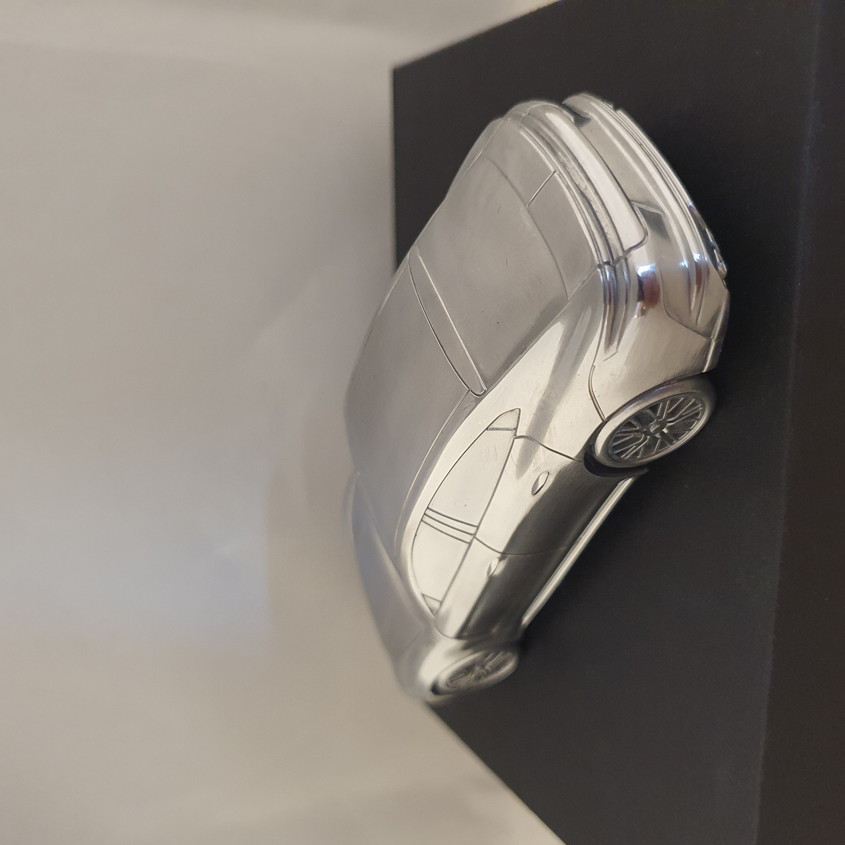 Porsche Panamera EV 2025  - Paperweight