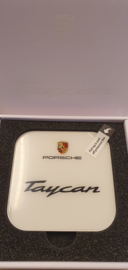 Porsche Taycan Induction charger iPhone and Smartphone - QI Technology