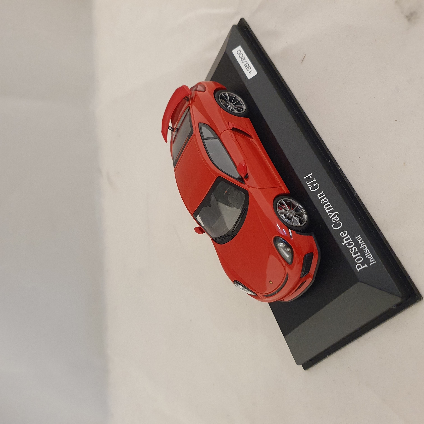 Porsche Cayman GT4 Guards Red Minichamps - CA04316069