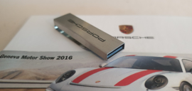 Porsche Geneve Motor show 2016 - Pers informatie set met USB stick