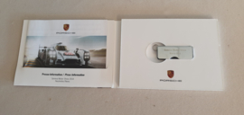Porsche Geneve Motor show 2014 - Pers informatie set met USB stick
