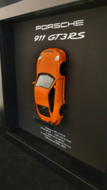 Porsche 911 997 GT3 RS Orange 3D Encadré dans une boîte d’ombre - échelle 1:37