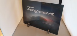 Porsche Mission E devient Taycan - coffret cadeau