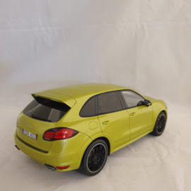 Porsche Cayenne GTS 2013 Peridot green 1/18 GT-Spirit  GT020A