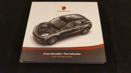 Porsche Macan Technology Workshop - Ensemble d’informations de presse avec clé USB