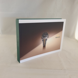 Livre Rigide Officiel Rolex 2023-2024 – Édition Collector GMT-Master II