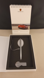 Porsche 911 991 Carrera GTS 2014 - Ensemble d’informations presse avec stylo et clé USB