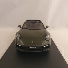 Porsche 911 992 Targa 4S 2020 Vert olive 1/18 GT Spirit GT438