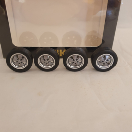 Set of 4 wheels with Fuchs rims for Porsche 911 from 1968 to 1988 Grey Metallic 1/18 KK-Scale KKDCACC014