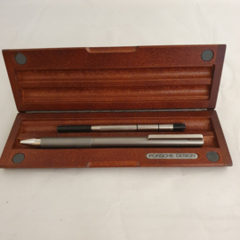 Stylo à bille en titane vintage Porsche Design dans une boîte en bois