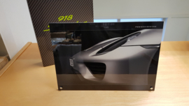 Porsche 918 Spyder - Owner Box