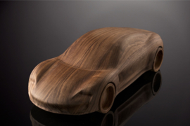 Porsche Taycan - artistieke houten sculptuur