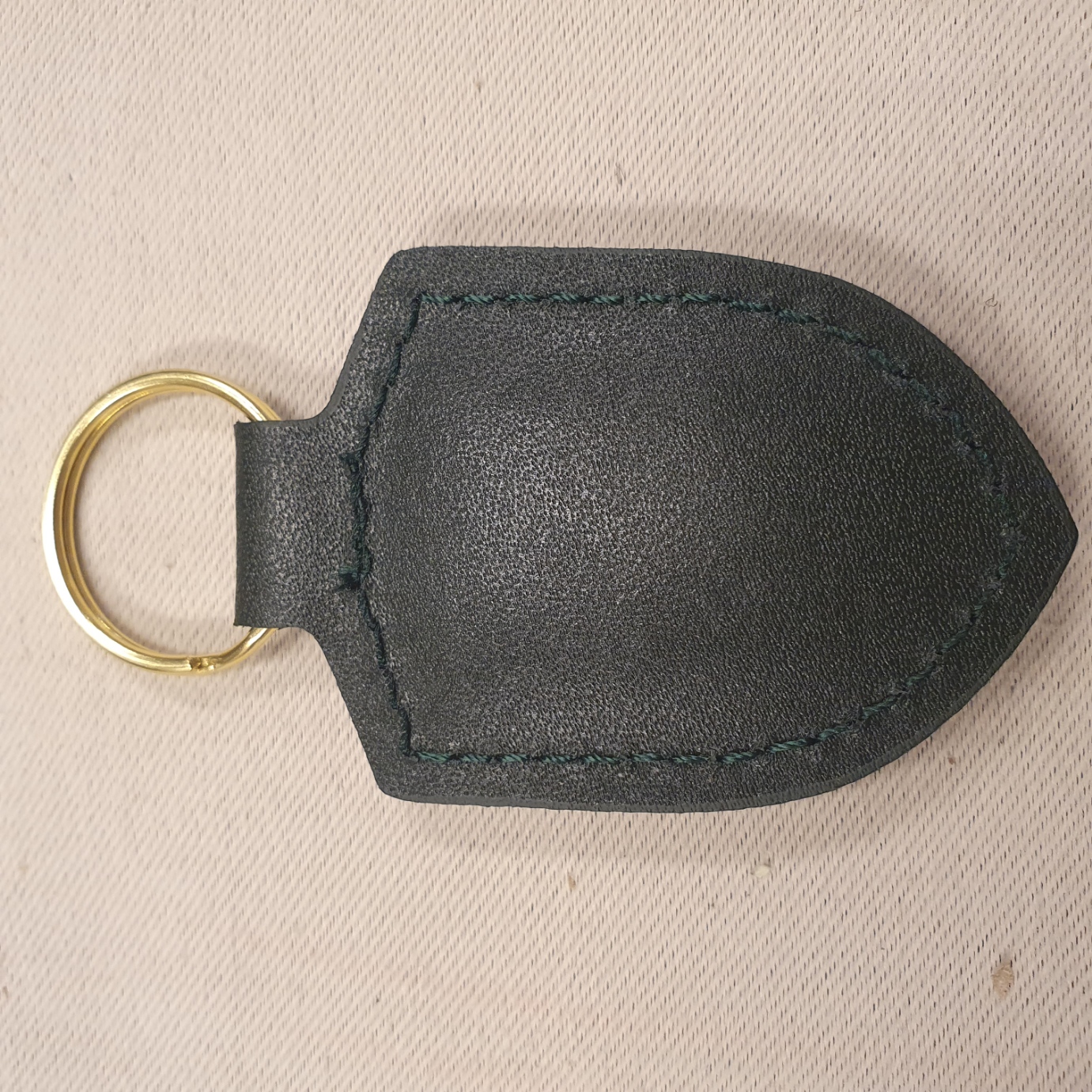 Keychain with Porsche emblem - Oak Green WAP0503550RWSA