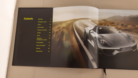 Porsche 918 Spyder hardcover brochure 2013 - EN - Rocket Science