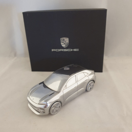 Porsche Macan EV 2025 Generation 4 - Paperweight