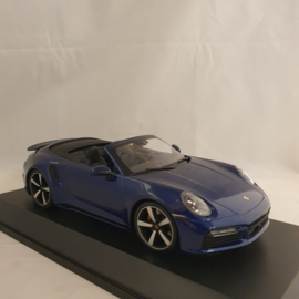 Porsche 911 992 Turbo S Cabriolet Gentian blue 2020 1/18 Minichamps 155069081