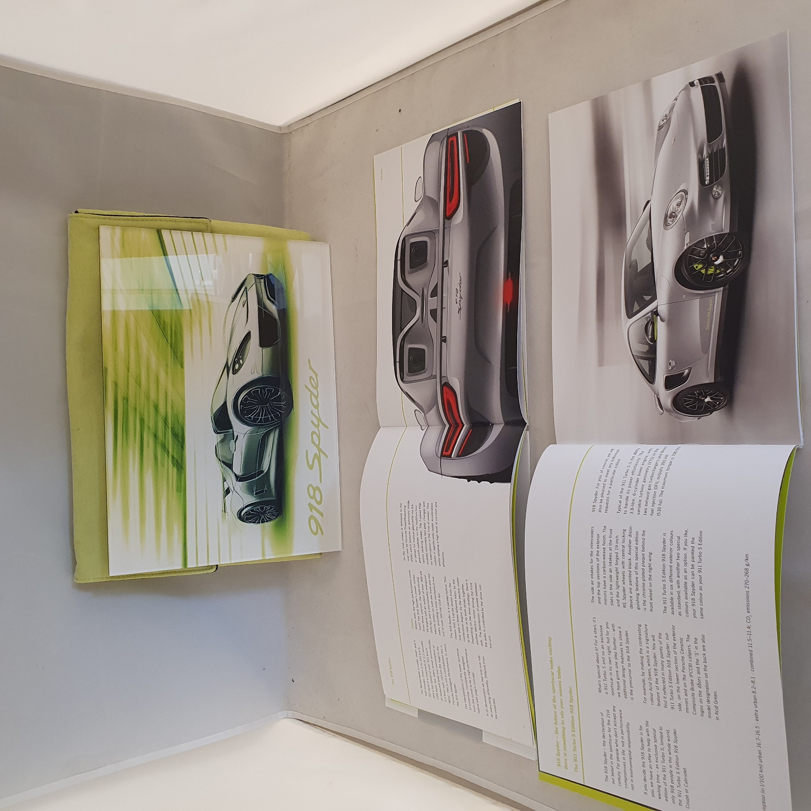 Porsche 918 Spyder Design schets - VIP Owner Box 2012