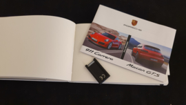 Porsche 911 991 Carrera et Macan GTS - Ensemble d’informations presse avec clé USB