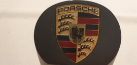 Porsche Logo auf Fuß - Briefbeschwerer