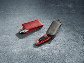 Porsche Schlüsselabdeckung aus Glattleder - Achatgrau