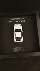 Porsche 911 997 GT3 RS Blanc 3D Encadré dans une boîte d’ombre - échelle 1:37