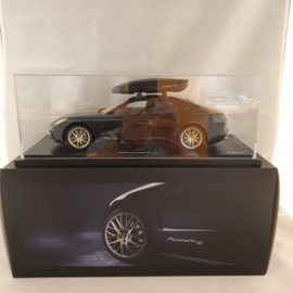 Porsche Panamera 10 Years Edition 2019 1:18 - Spark - WAXL2100006