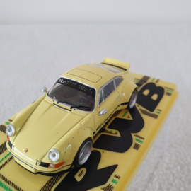 Porsche 911 Carrera 964 RWB Backdate geel 1/64 Tarmac - T64-046-YL