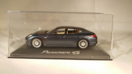 Porsche Panamera 4 S - 2009