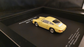 Porsche 911 2.0 Coupé Beige 3D Eingerahmt in Schattenbox - Maßstab 1:37